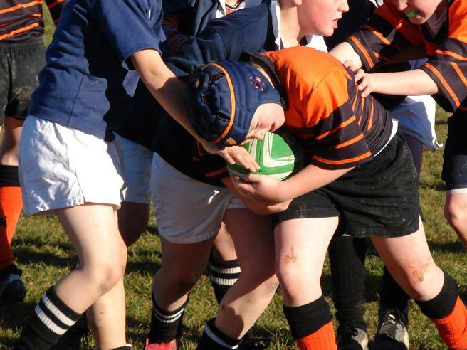 Encéphalopathie traumatique chronique : des experts expliquent pourquoi des sports comme le rugby sont de la « maltraitance des enfants »
