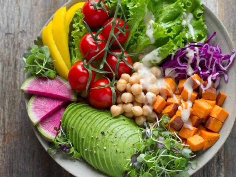 Régime alimentaire cru : quels bénéfices pour la santé et la prévention du cancer