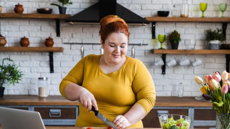 La plupart des adultes prendront du poids en 2025 : sept conseils pratiques pour éviter de prendre du poids