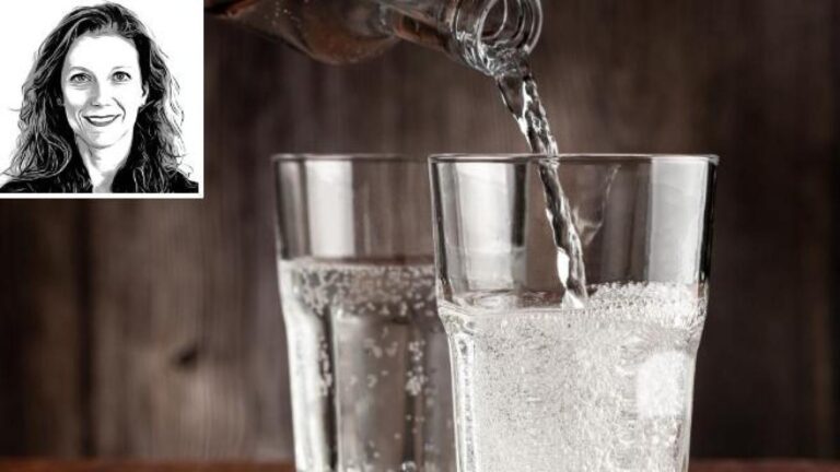 L’eau gazeuse désaltère-t-elle (et hydrate-t-elle) autant que l’eau naturelle ?