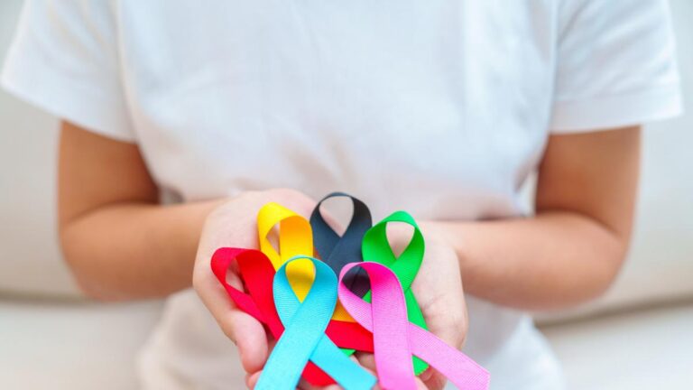 Journée mondiale du cancer: vaccinations et projections gratuites