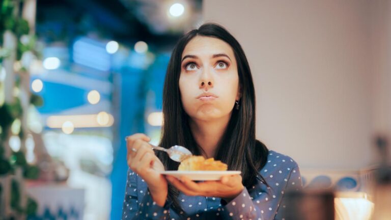 Voulez-vous du doux même lorsque nous sommes satisfaits? Certains neurones du cerveau nous poussent