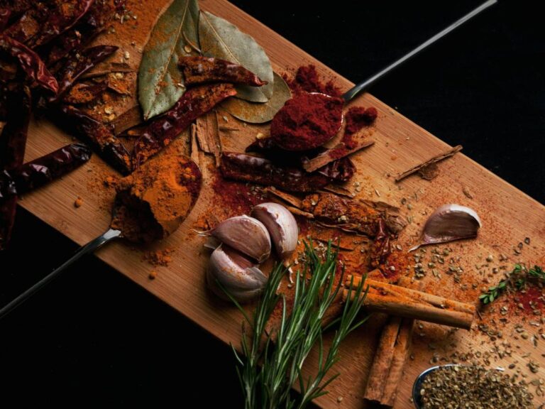 Épices, aide pour la mémoire et la ligne. Voici ceux incontournables