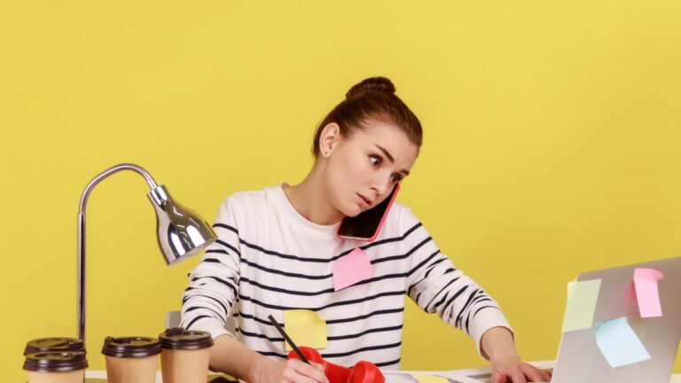 Multitâche médiatique, ce que c'est et pourquoi (au lieu de nous rendre « stupide ») pourrait également améliorer l'attention