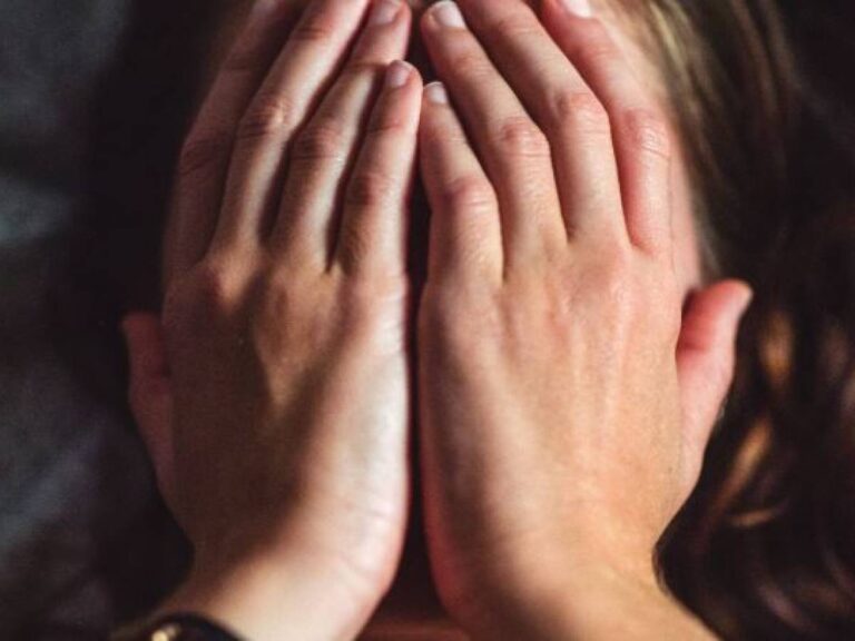 Ma mère et ce café avec l'officier …