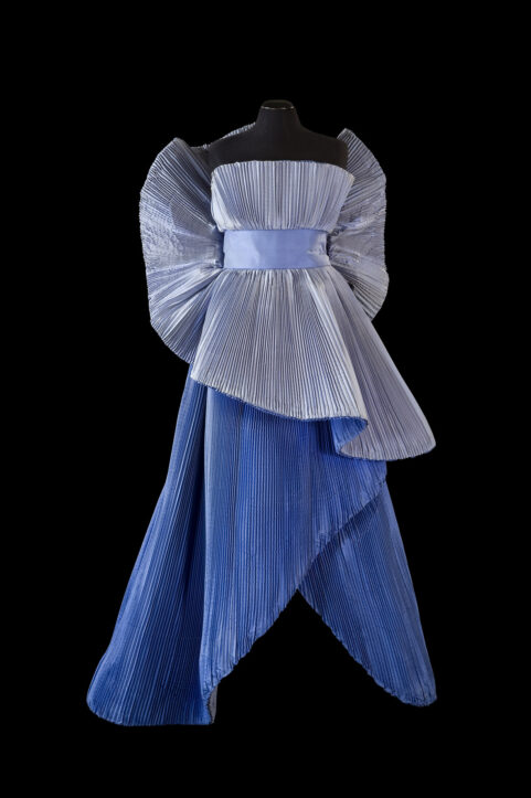 La force de la couleur. Roberto Capucci au Musée de Villa Pisani à Stra-Venice. L'hommage à l'un des stylistes italiens les plus célèbres et les plus innovants. – Le blog de Carlo Franza