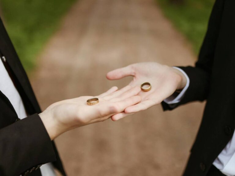 Mariage? Emprisonne également les gays