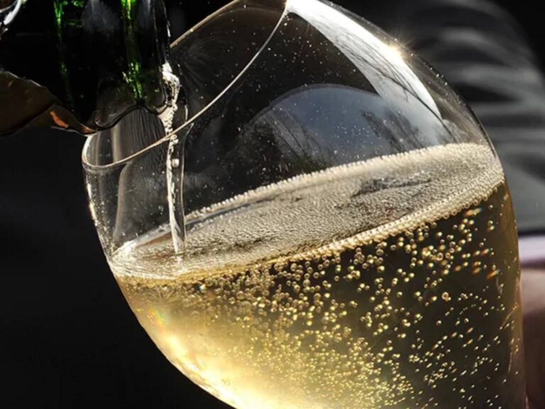 Champagne, le cours en ligne parle maintenant italien