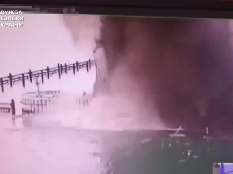 Vidéo: L'attaque sous-marine sur le pont de Kerch