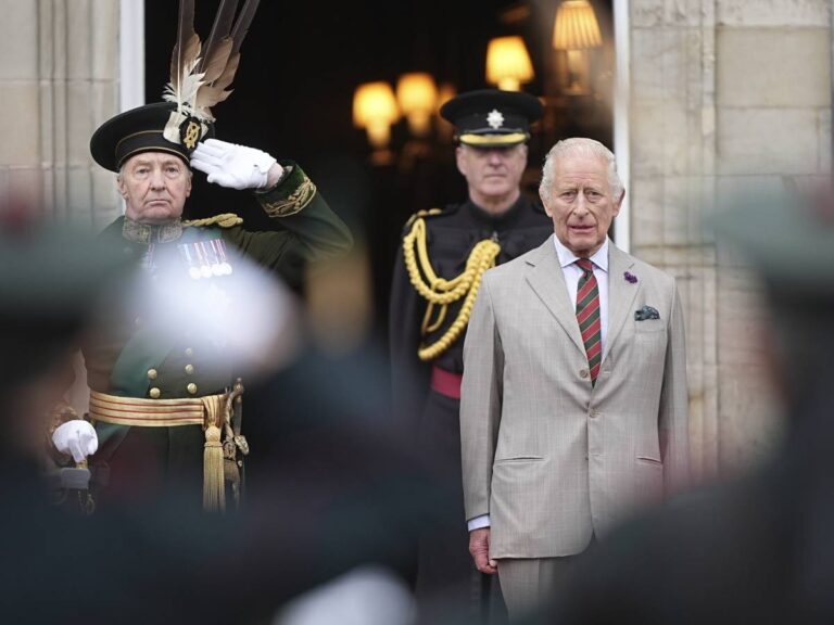 « Le NE Veut Pas de Crisc. » C'est pourquoi Charles III N'abdicra pas