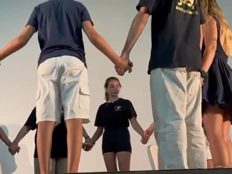 Vidéo: Francis Ford Coppola enseigne à agir aux enfants