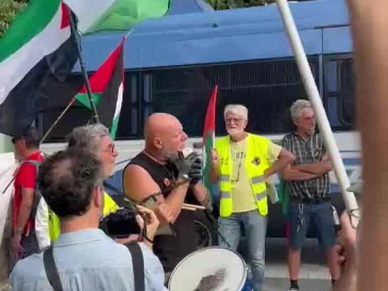 VIDÉO: La protesté pro Gaza contre le Tajani à La Versiliana