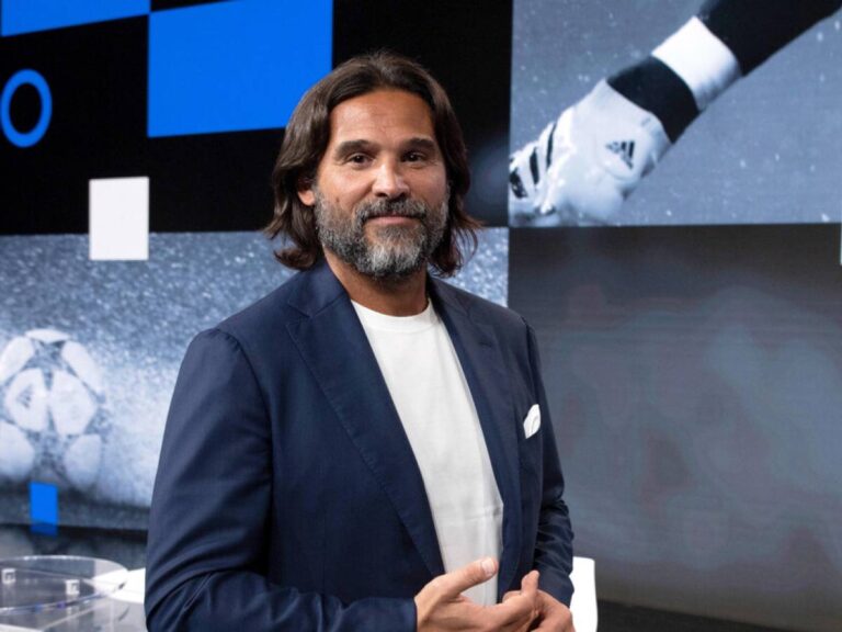 Lele Adani, le « normal » devient un prophète