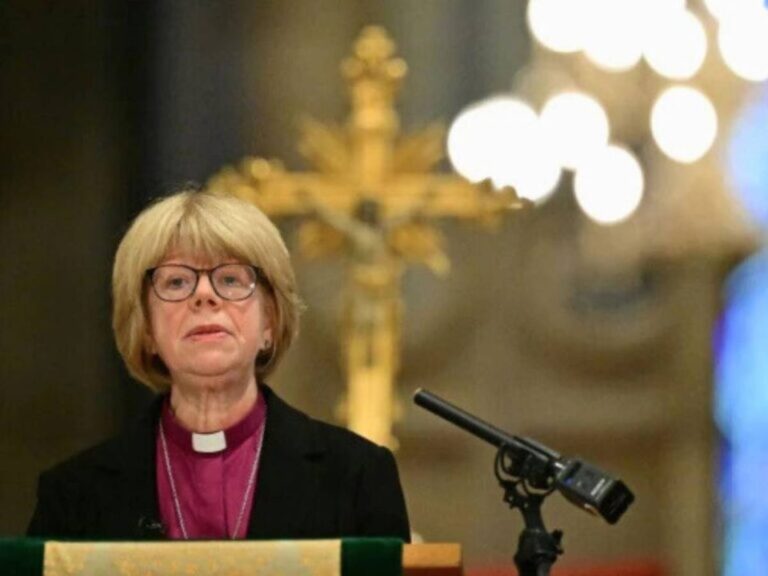 La première « archevêque » de Canterbury crée des problèmes et des opportunités pour le pape