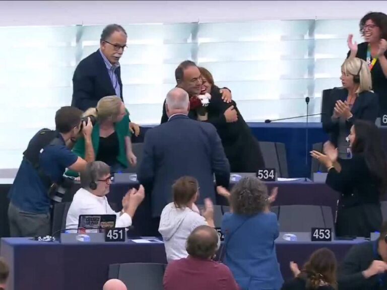 Vidéo: La réalisation d'Ilaria Salis à L'année du vote sur l'immunité