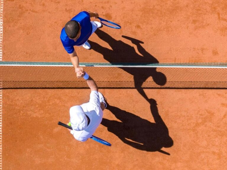 Quels sports prolongent la vie ? Du tennis à la marche : des recettes gagnantes pour la longévité