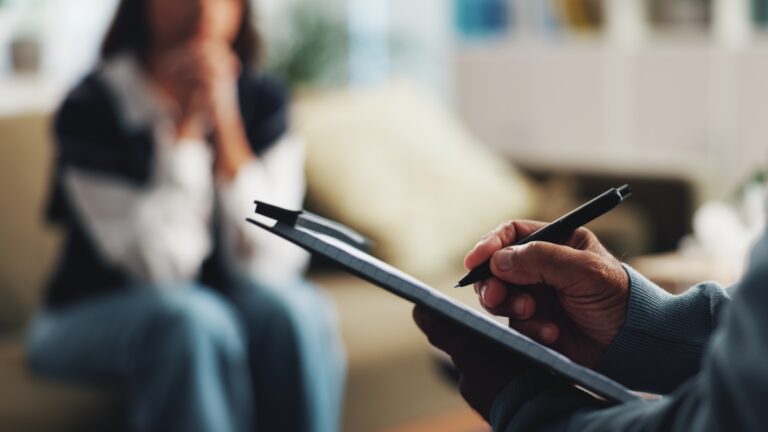 Par qui et comment est formé un psychothérapeute ?