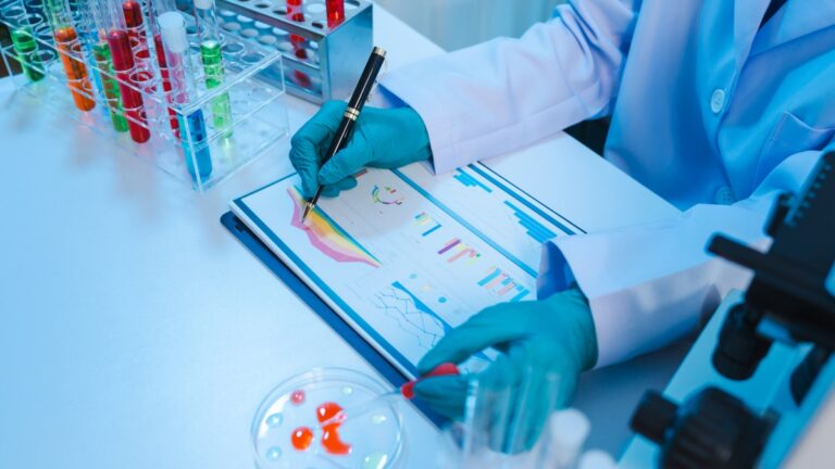 Cancer, 1 100 essais sur de nouveaux traitements sont actifs en Italie. 74% des études sponsorisées par les laboratoires pharmaceutiques