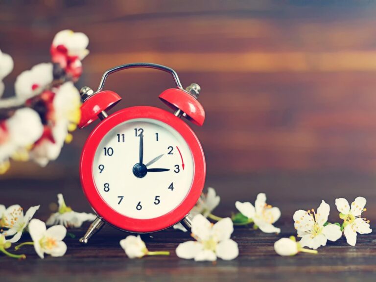 Heure d’été : comment s’adapter progressivement (et plus tôt) aux journées « longues »