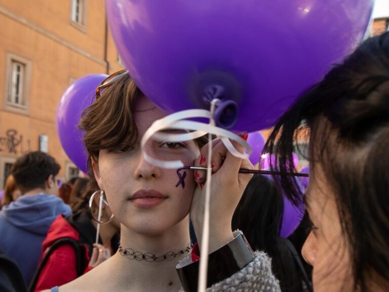 Troubles alimentaires : voici comment intercepter les premiers signes et en parler à ceux qui en souffrent