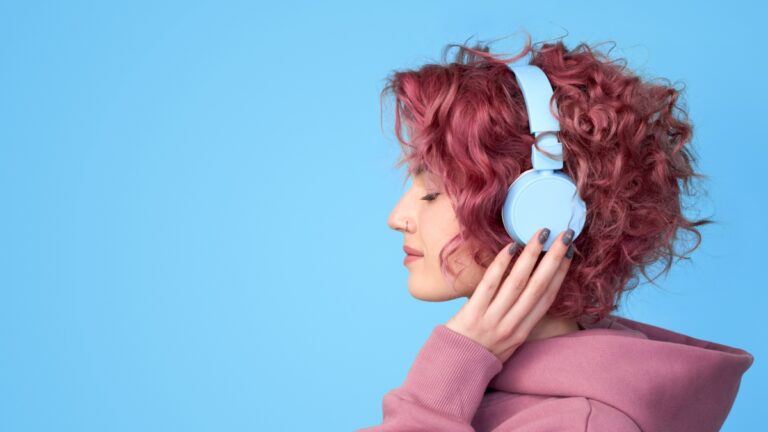 Écouter de la musique que nous aimons aide à réduire l’envie de sucreries