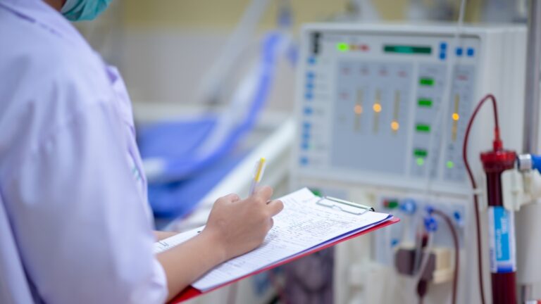 Glomérulopathie C3 : nouvelle thérapie remboursée par le système de santé pour les maladies rénales rares