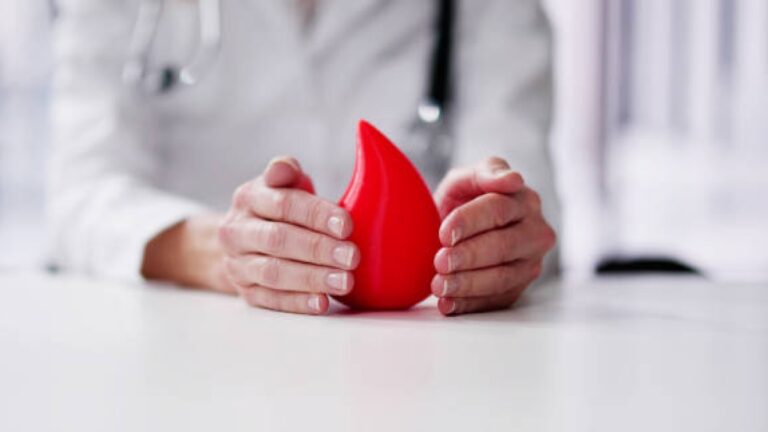 Hémophilie et autres maladies hémorragiques congénitales : de meilleurs traitements grâce aux thérapies, mais il y a un manque de spécialistes