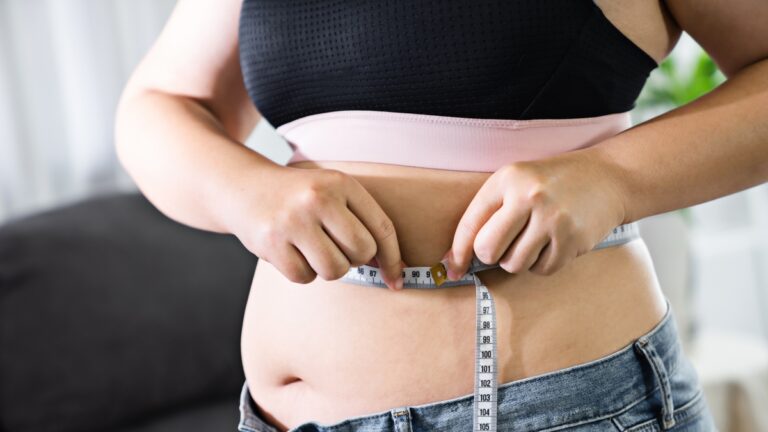 Pourquoi les kilos en trop provoquent-ils le cancer ? Quels cancers sont à risque ? Quels paramètres doivent être surveillés ?