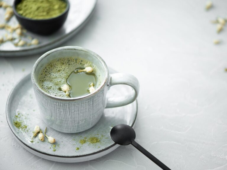 Thé matcha japonais et caféine : ce qu&rsquo;il faut savoir