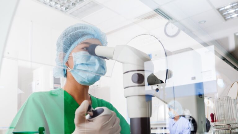 Ainsi, la Chine et l’Amérique du Sud dépassent l’Europe dans la recherche sur le cancer. Et nos patients risquent de ne plus recevoir les nouveaux médicaments à temps