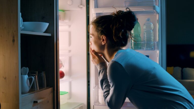 Est-ce que tu manges le soir ? La santé intestinale risque de se détraquer