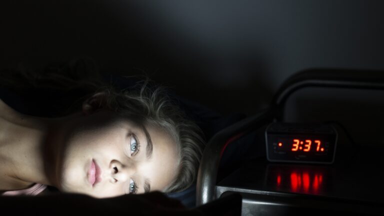 Trois caractéristiques liées au sommeil sont liées aux signes du vieillissement cérébral